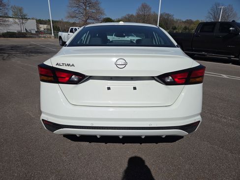 Used 2025 Nissan Altima 2.5 SV image 4