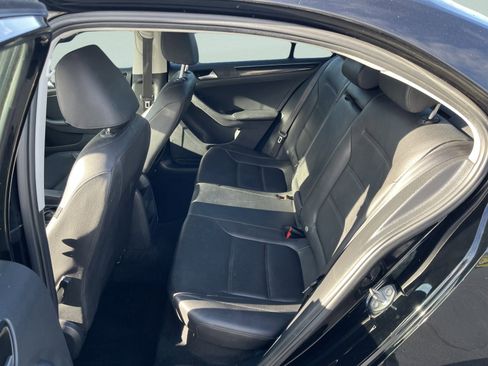 Used 2017 Volkswagen Jetta SEL image 11