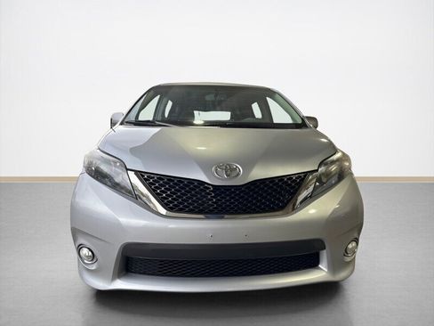 Used 2013 Toyota Sienna SE image 9