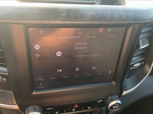 Used 2022 Chevrolet Silverado 2500 Custom w/ Custom Value Package AWD/4WD image 33