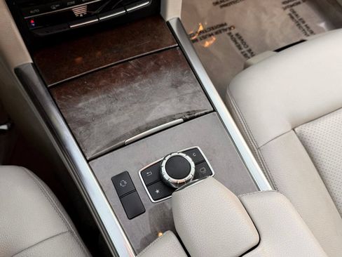 Used 2016 Mercedes-Benz E 350 Sedan image 41