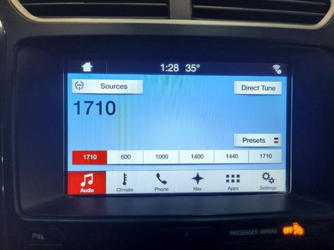 Used 2017 Ford Explorer XLT w/ Equipment Group 202A AWD/4WD image 25