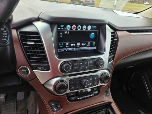 Used 2018 Chevrolet Suburban Premier image 10