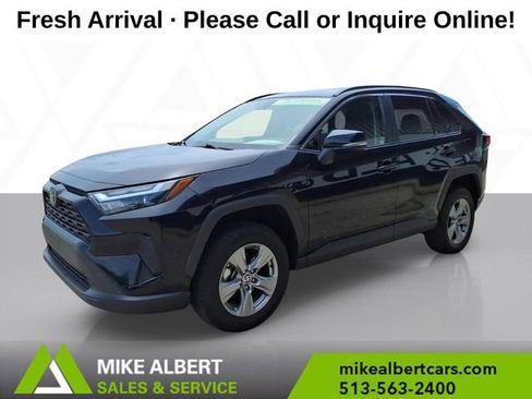 Used 2025 Toyota RAV4 XLE FWD image 3