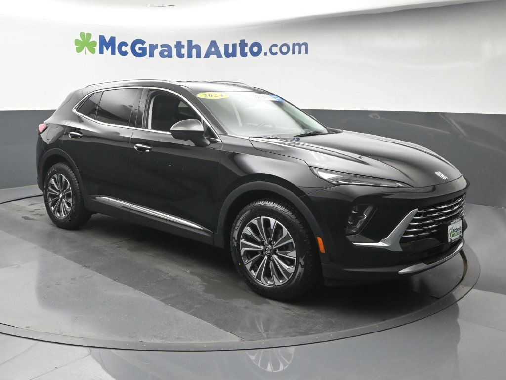 Used 2024 Buick Envision Preferred AWD/4WD image 2