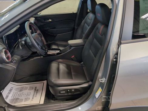 Used 2025 Chevrolet Trax RS w/ Driver Confidence Package image 18