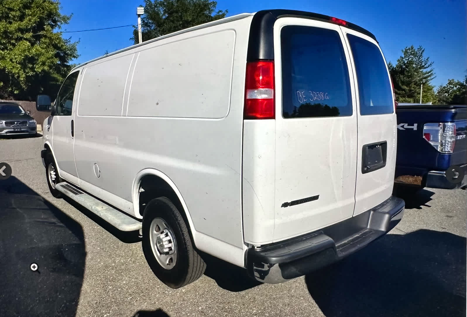 Used 2025 Chevrolet Express 2500 w/ Driver Convenience Package RWD image 4