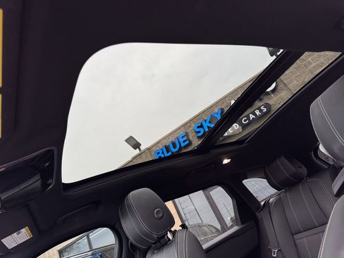 Used 2020 Land Rover Range Rover Velar S image 22