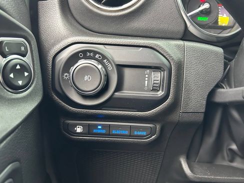 Used 2023 Jeep Wrangler Unlimited Sahara AWD/4WD image 61