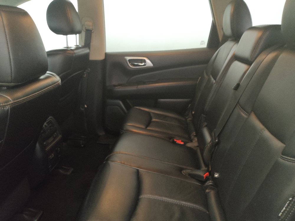 Used 2019 Nissan Pathfinder SL w/ Cargo Package AWD/4WD image 18