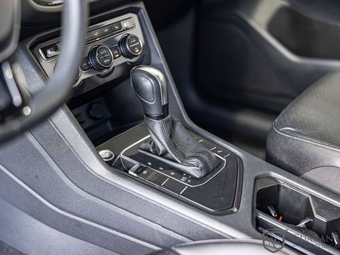 Used 2020 Volkswagen Tiguan SEL image 22