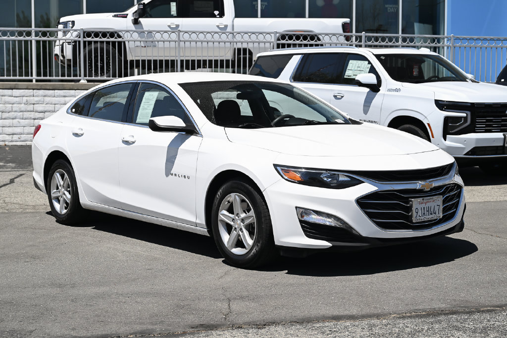 Used 2024 Chevrolet Malibu LT FWD image 1