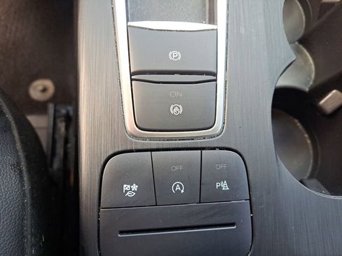 Used 2022 Ford Escape Titanium AWD/4WD image 34