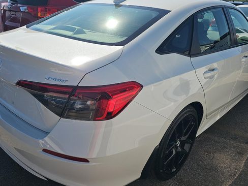 Used 2024 Honda Civic Sport image 5