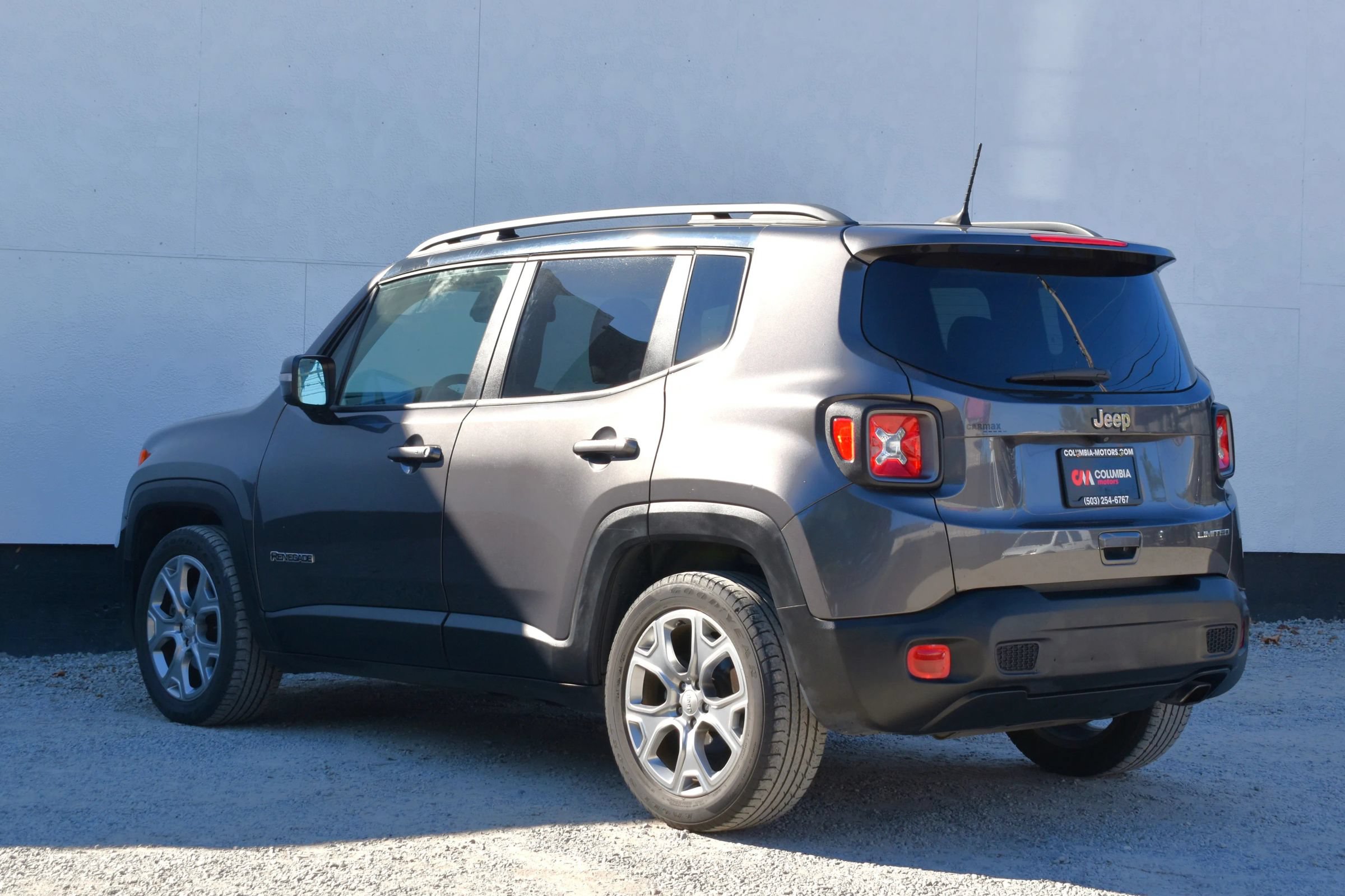 Used 2020 Jeep Renegade Limited w/ UConnect 8.4 Nav Group FWD image 2