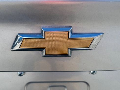 Used 2018 Chevrolet Cruze LS image 16