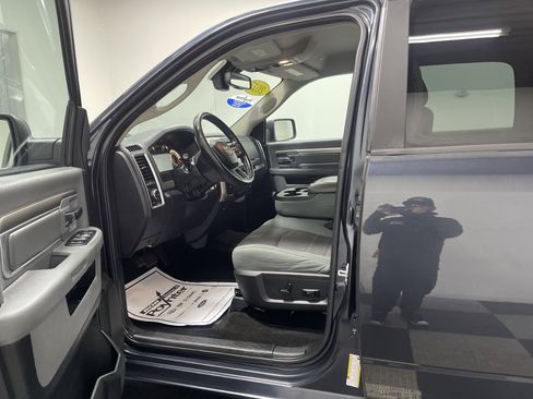 Used 2017 RAM 1500 Big Horn image 9