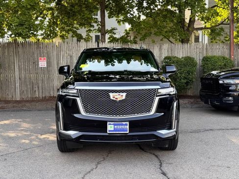 Used 2024 Cadillac Escalade ESV Premium Luxury AWD/4WD image 9
