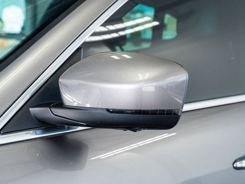 Used 2017 Maserati Levante w/ Luxury Package image 23