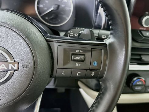 Certified 2022 Nissan Pathfinder SV w/ SV Premium Package AWD/4WD image 23