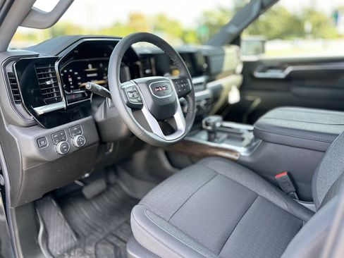 New 2026 GMC Sierra 1500 Elevation image 16