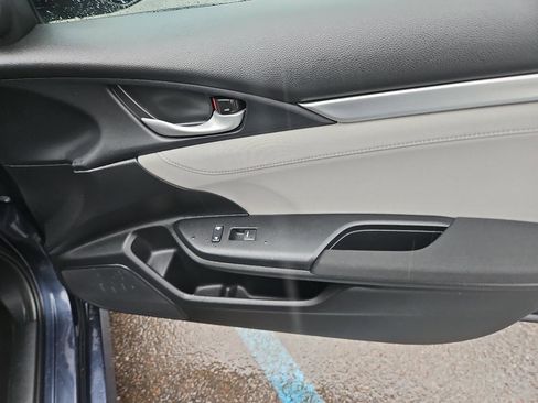 Used 2019 Honda Civic EX image 18