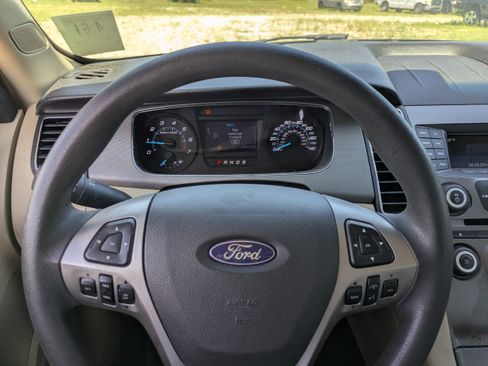 Used 2017 Ford Taurus SE FWD image 23
