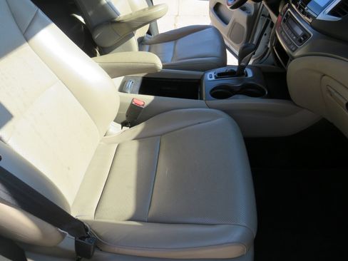 Used 2018 Honda Ridgeline RTL-T image 16