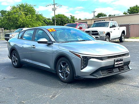 Used 2025 Kia K4 FWD image 10