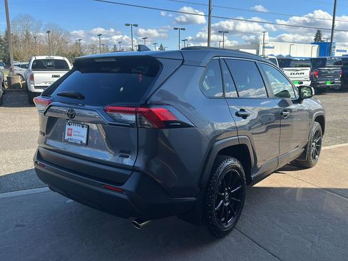 Certified 2019 Toyota RAV4 XLE image 7
