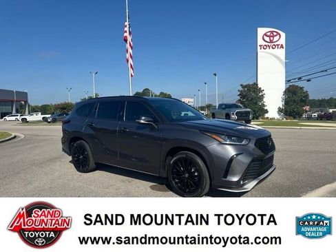 Used 2025 Toyota Highlander XSE AWD/4WD image 1