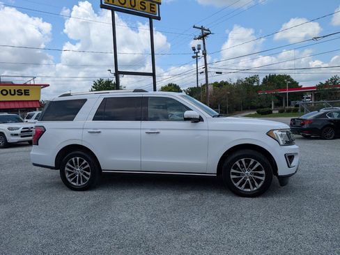 Used 2018 Ford Expedition Limited AWD/4WD image 5