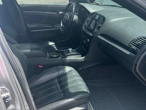Used 2018 Chrysler 300 S w/ 300S Premium Group RWD image 11