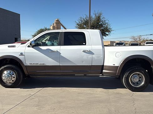 Used 2020 RAM 3500 Limited image 2