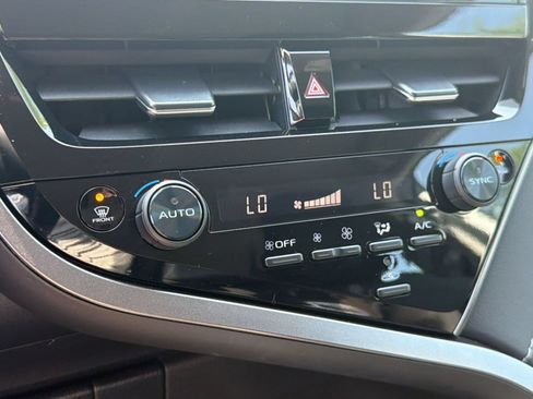 Used 2023 Toyota Camry XSE w/ Cold Weather Package FWD image 18
