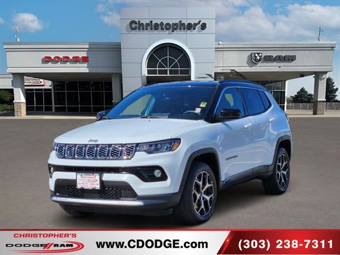 Used 2025 Jeep Compass Limited image 7