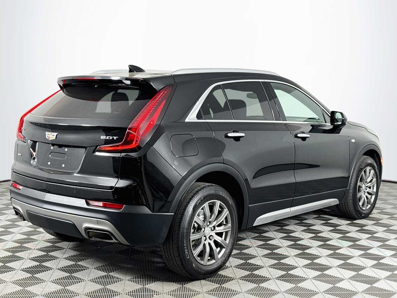 Used 2019 Cadillac XT4 Premium Luxury AWD/4WD image 5