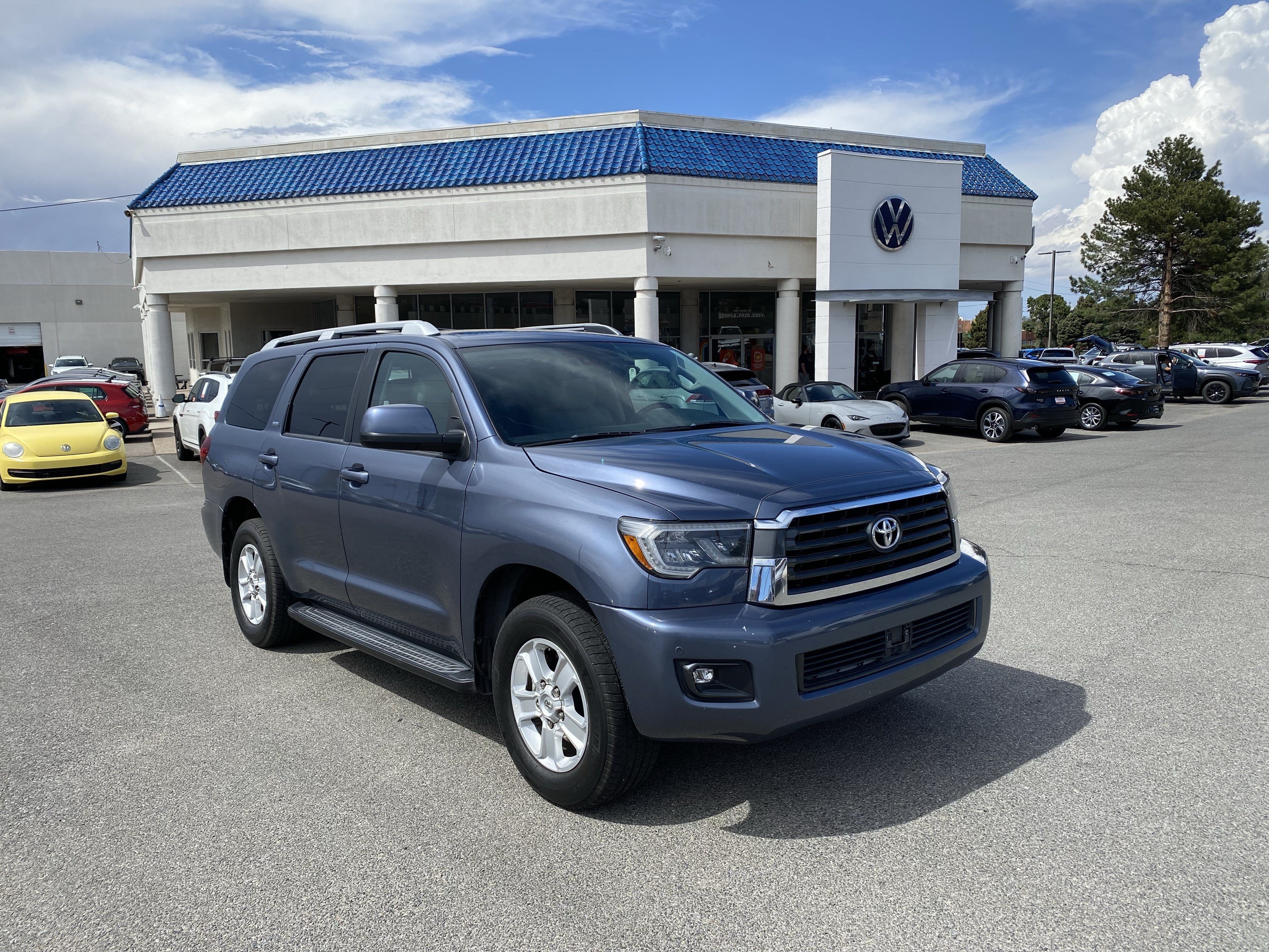 Used 2018 Toyota Sequoia SR5 w/ Premium Package AWD/4WD image 2
