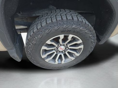 Used 2023 GMC Sierra 1500 AT4 w/ Technology Package AWD/4WD image 35