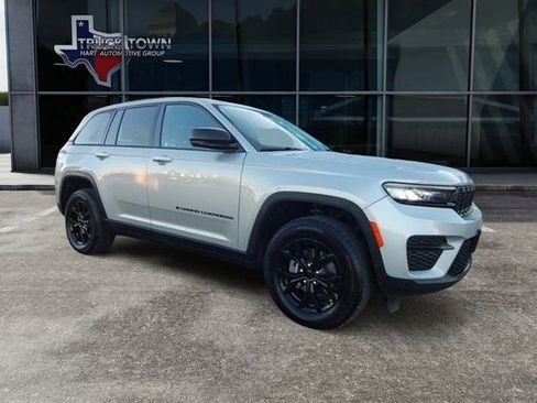 Used 2024 Jeep Grand Cherokee Altitude AWD/4WD image 1