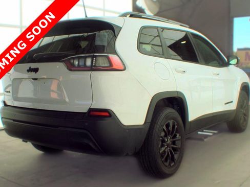 Used 2023 Jeep Cherokee Altitude Lux AWD/4WD image 4