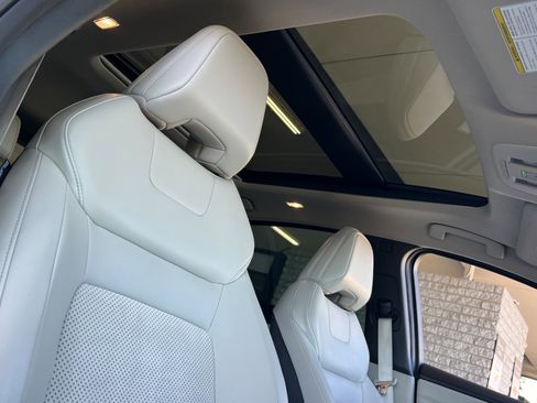 Used 2023 Nissan Ariya EVOLVE+ image 17