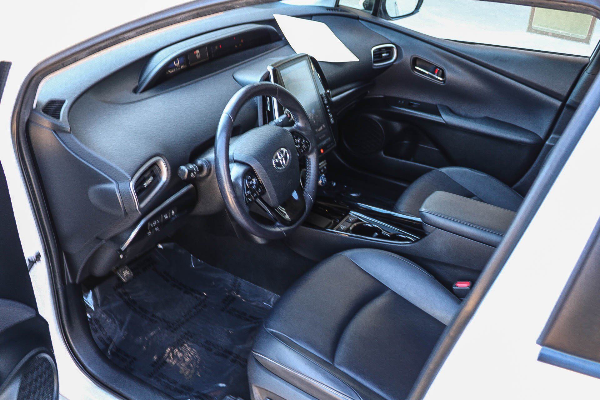 Certified 2021 Toyota Prius Prime Limited FWD image 31