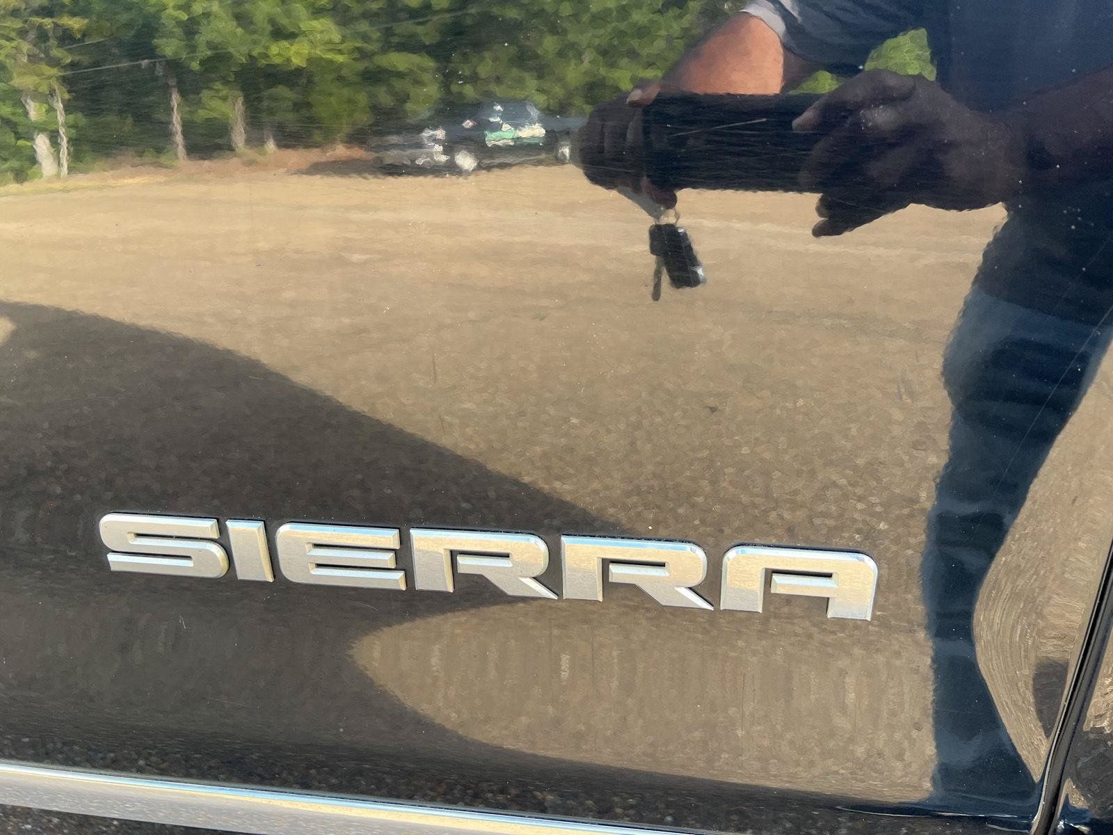 Used 2015 GMC Sierra 1500 SLT w/ SLT Crew Cab Value Package AWD/4WD image 19