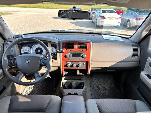 Used 2005 Dodge Dakota SLT image 12