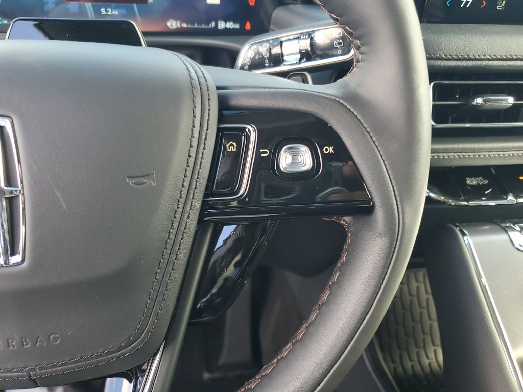 New 2025 Lincoln Aviator 2WD w/ Jet Appearance Package image 26