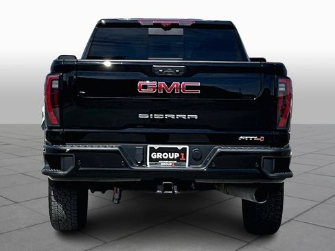 Used 2025 GMC Sierra 2500 AT4 w/ AT4 Premium Plus Package AWD/4WD image 5