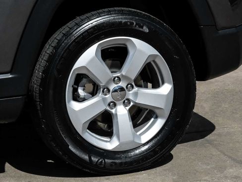 Used 2018 Jeep Compass Latitude w/ Cold Weather Group image 51