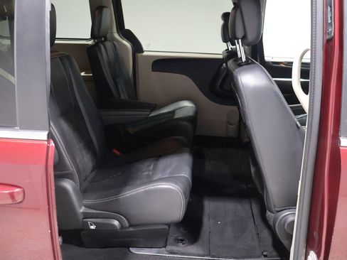 Used 2017 Dodge Grand Caravan SXT FWD image 19