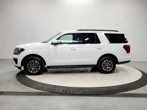 Used 2024 Ford Expedition XLT image 4